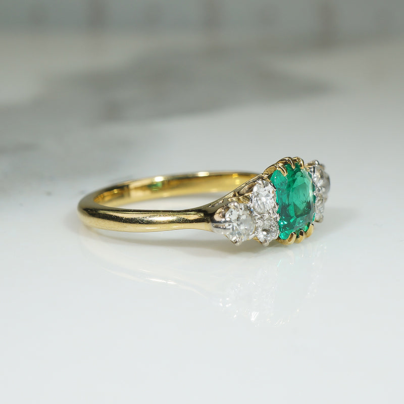 Antique 18k Gold Emerald & Old Mine Cut Diamond Ring