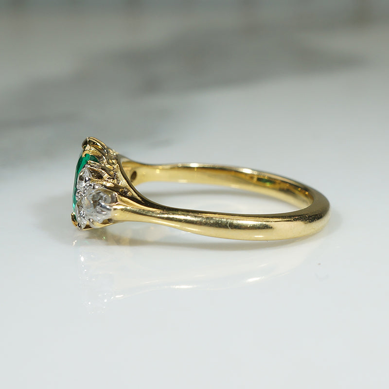 Antique 18k Gold Emerald & Old Mine Cut Diamond Ring