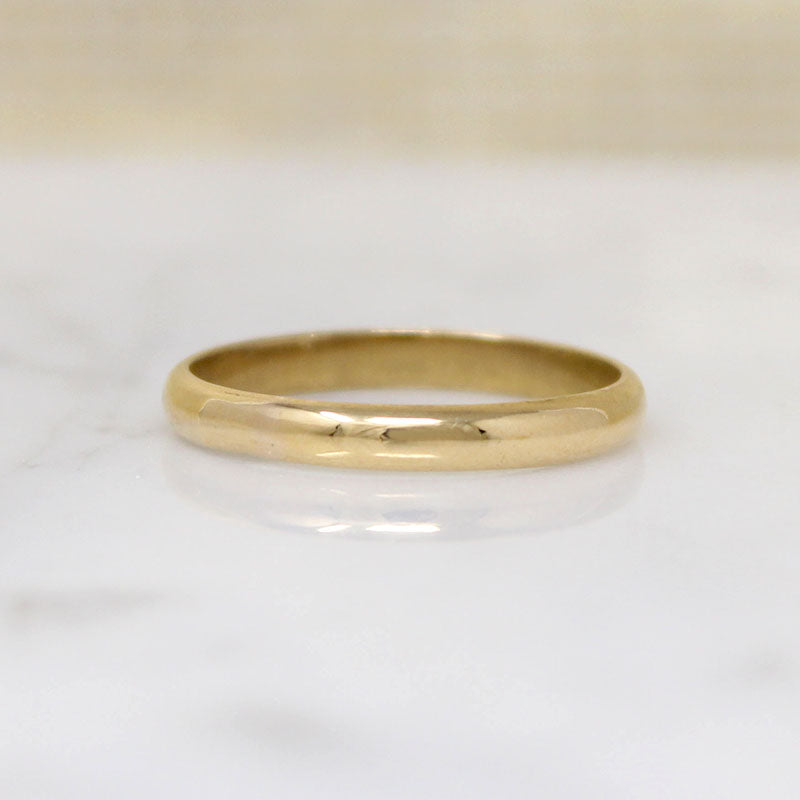 Glossy 18k Gold Size 8 Wedding Band