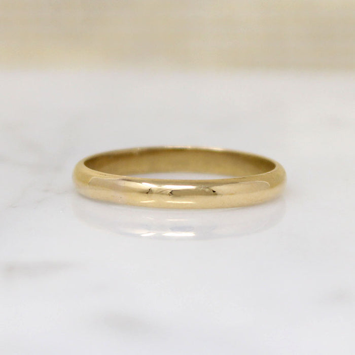 Glossy 18k Gold Size 8 Wedding Band