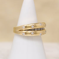 Secret Smile Round & Princess Cut Diamonds & 18k Band