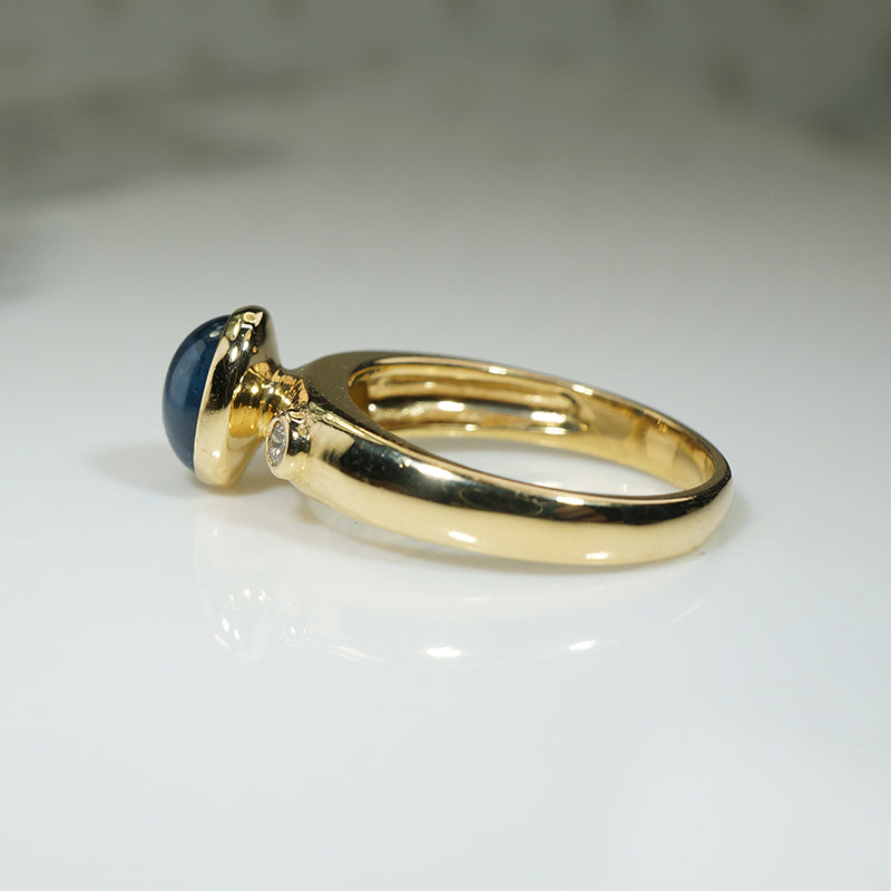Cabochon Sapphire and Diamond 18k Gold Ring