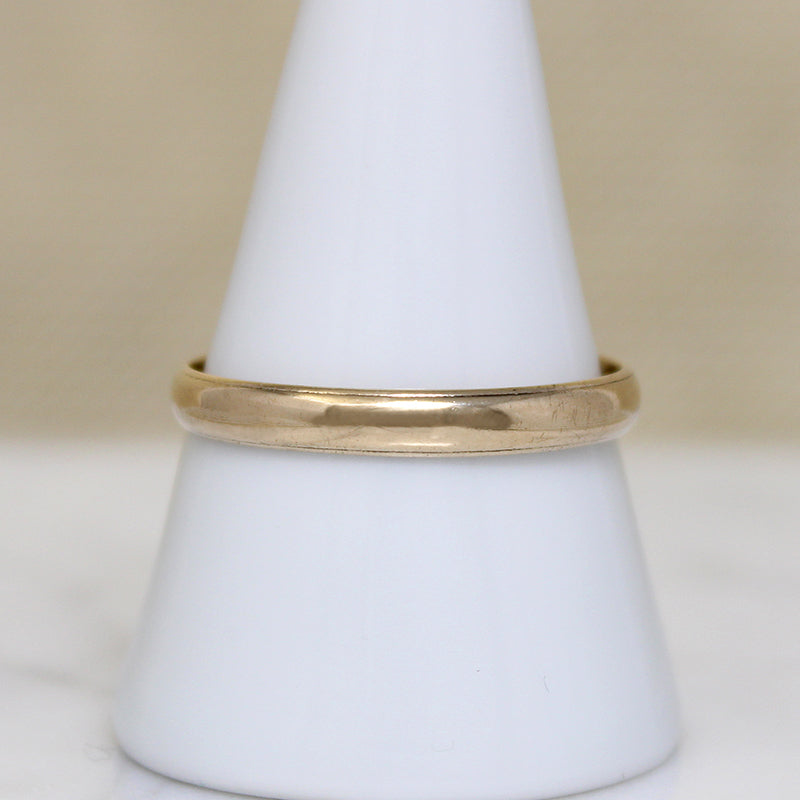 Slim 14k Gold Stepped Edge Wedding Band Size 11