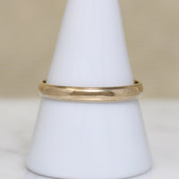 Slim 14k Gold Stepped Edge Wedding Band Size 11