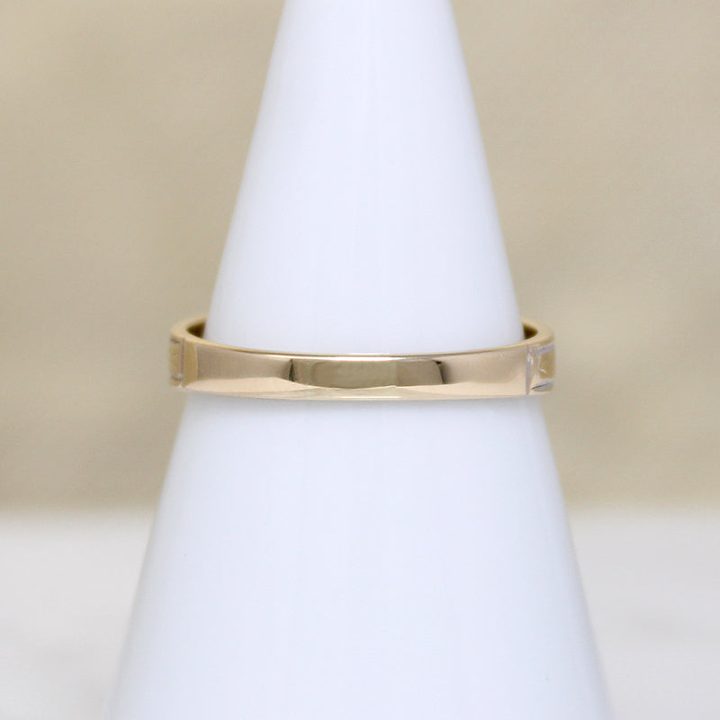 Chevron Engraved 14k Gold Tapered Band