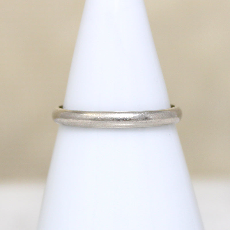 Warm White 10k Gold Wedding Band Size 6