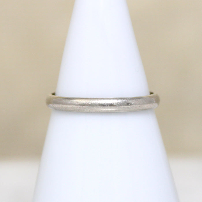 Warm White 10k Gold Wedding Band Size 6