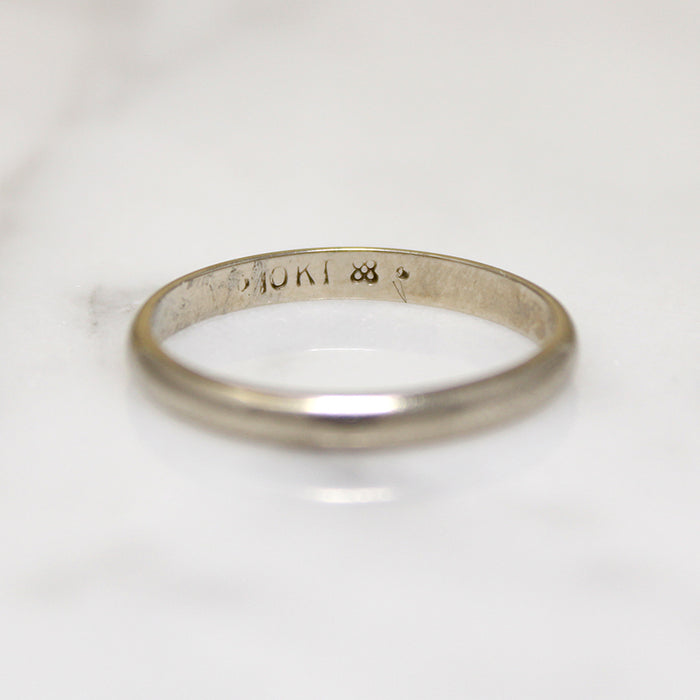 Warm White 10k Gold Wedding Band Size 6