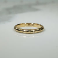 Engraved 1930s Yellow Gold Band