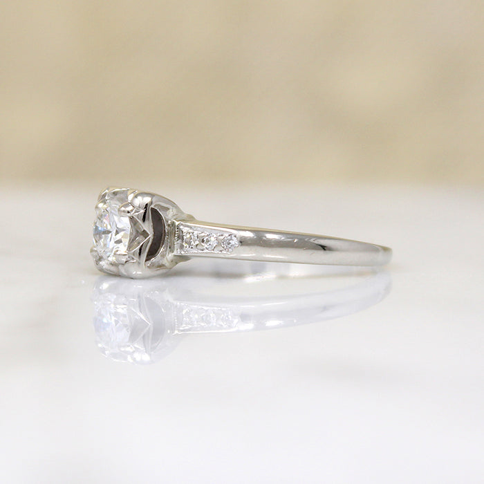 Graceful 1940s Diamond & White Gold Engagement Ring