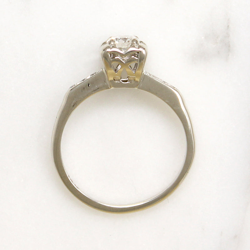 Graceful 1940s Diamond & White Gold Engagement Ring