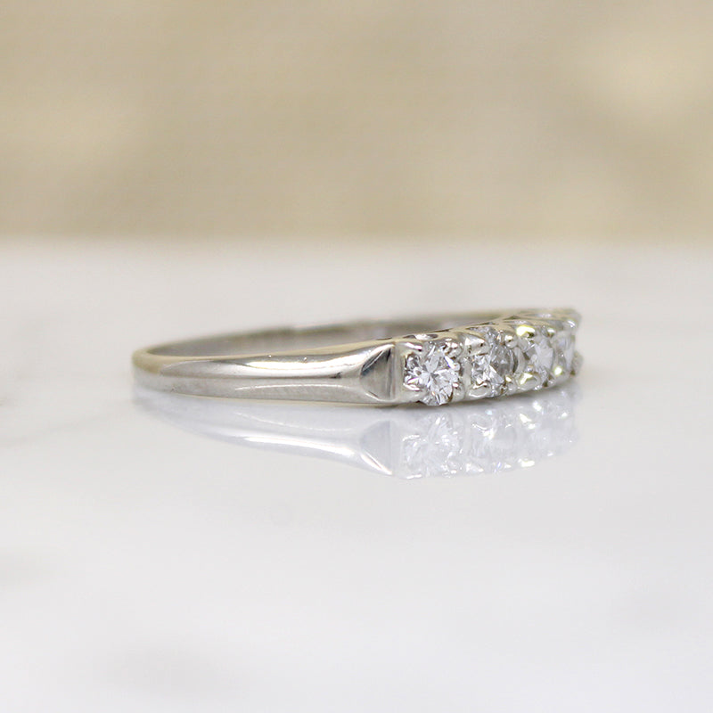 Five Sparkly Diamonds in 18k White Gold Band
