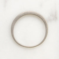 Elegant 1960s Diamond & Platinum Wedding Band