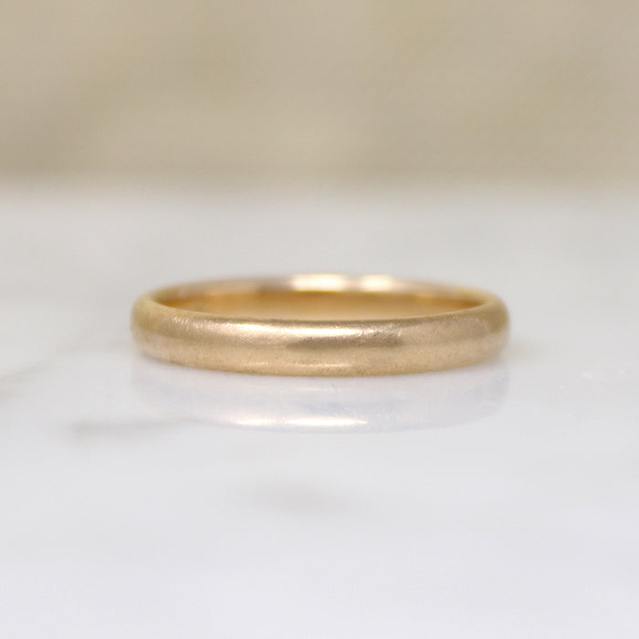 Simple 14k Gold ArtCarved Band Size 8