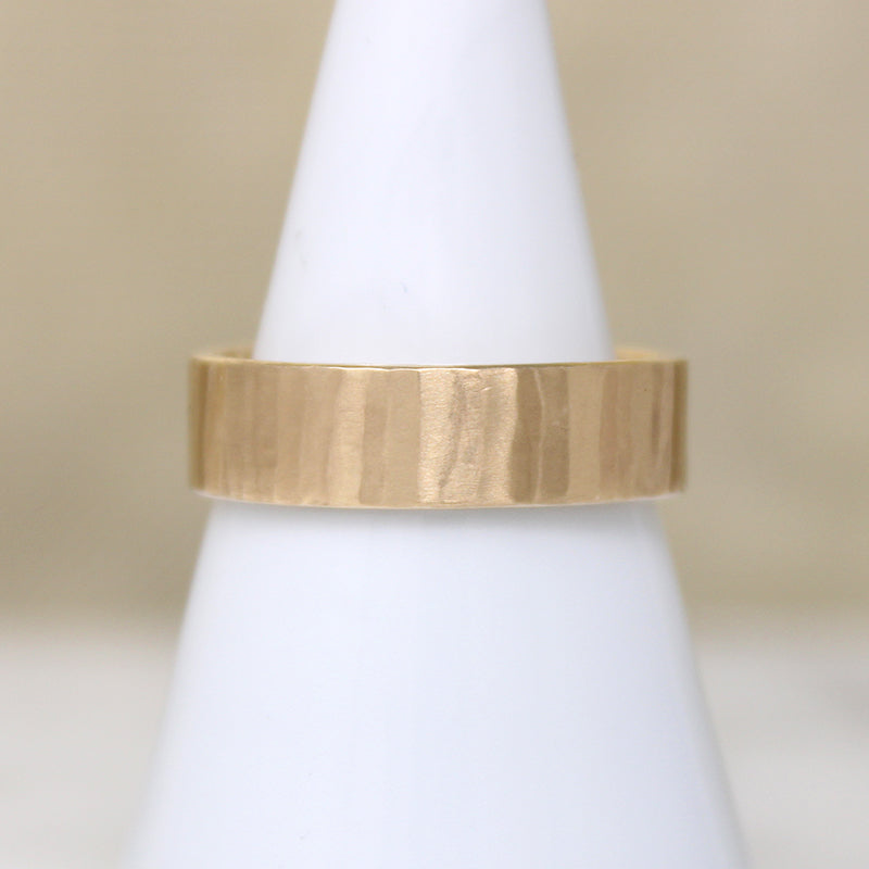 Faceted Gold Flat Comfort Fit Band Size 9