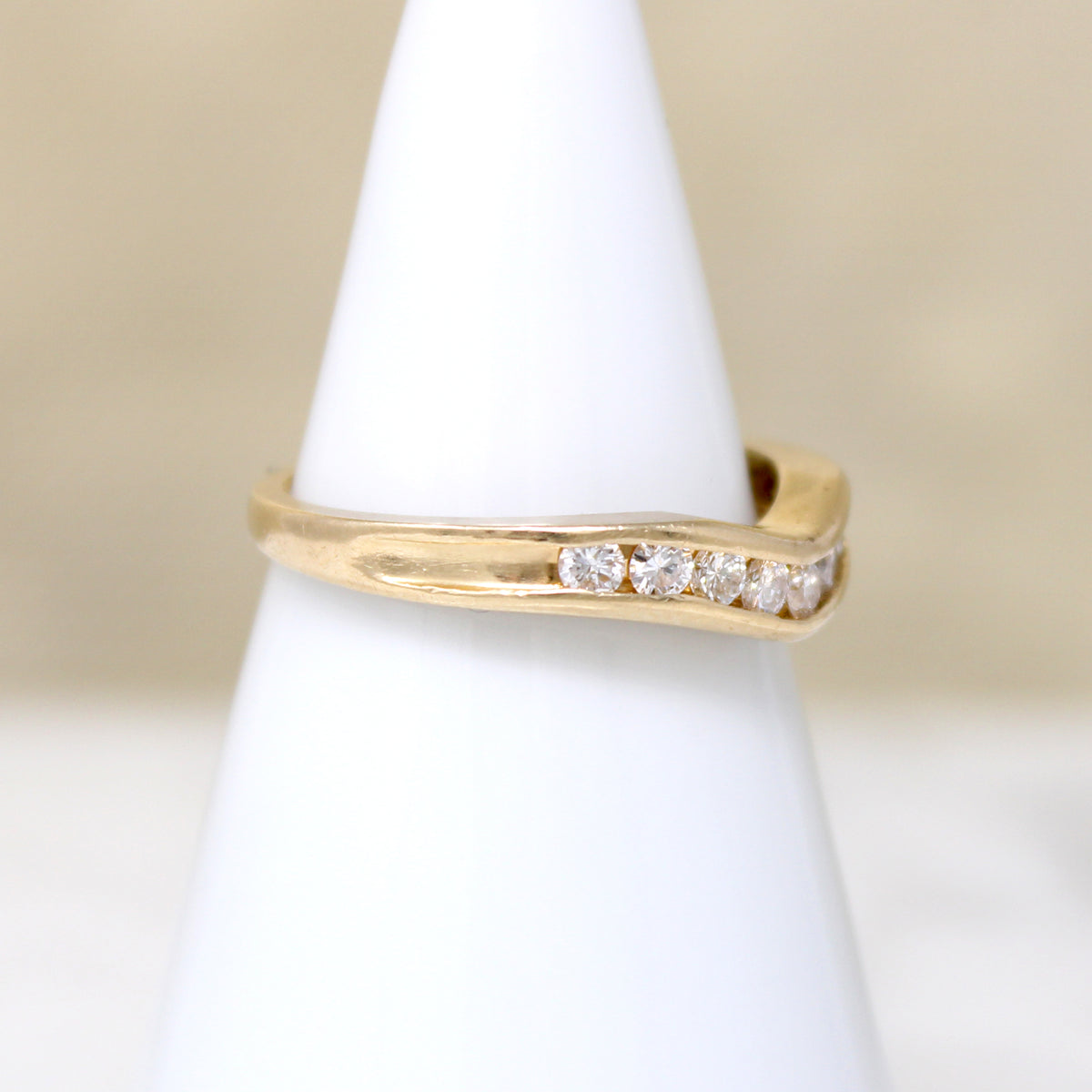 Chic Curved Gold & Diamond Wedding Band