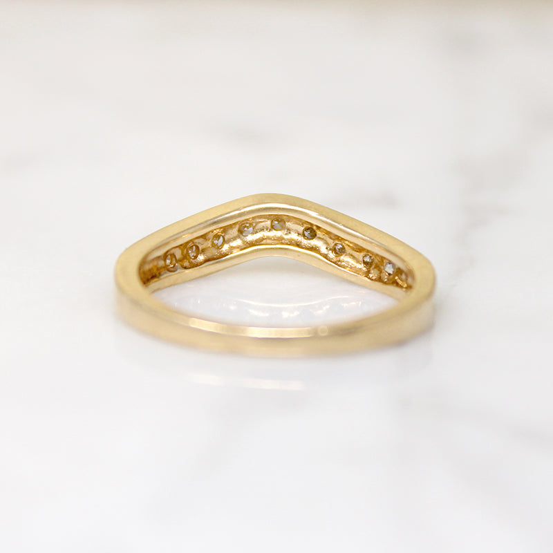 Chic Curved Gold & Diamond Wedding Band