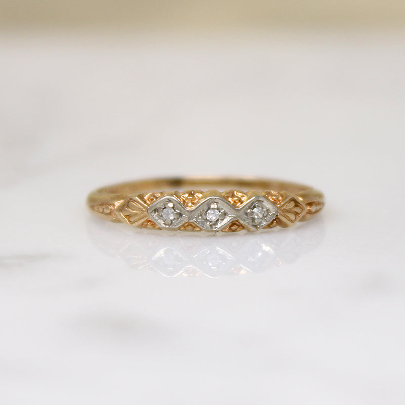 Romantic Deco Details Two-Tone Diamond Band