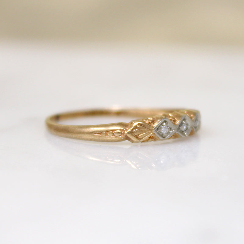 Romantic Deco Details Two-Tone Diamond Band