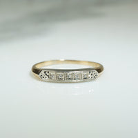 Pretty 1940s Diamond Two-Tone Band