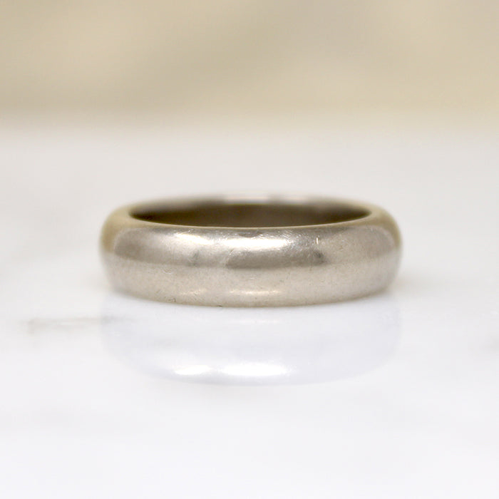 Curvy Half Round 14k White Gold ArtCarved Band