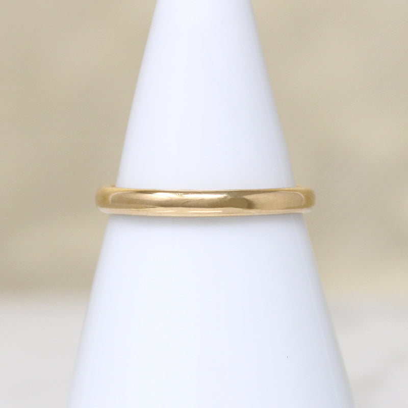 Simple Luxury 18k Gold VCA Band Size 6.5