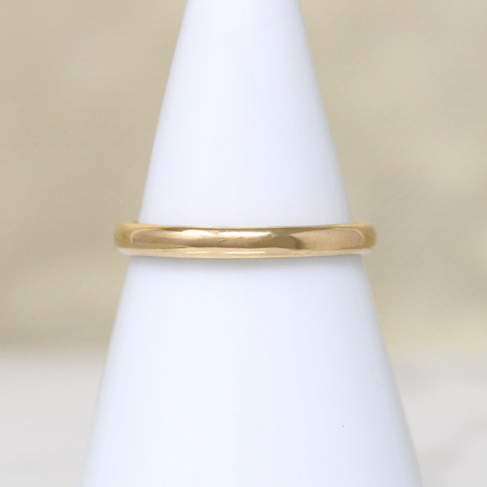 Simple Luxury 18k Gold VCA Band Size 6.5