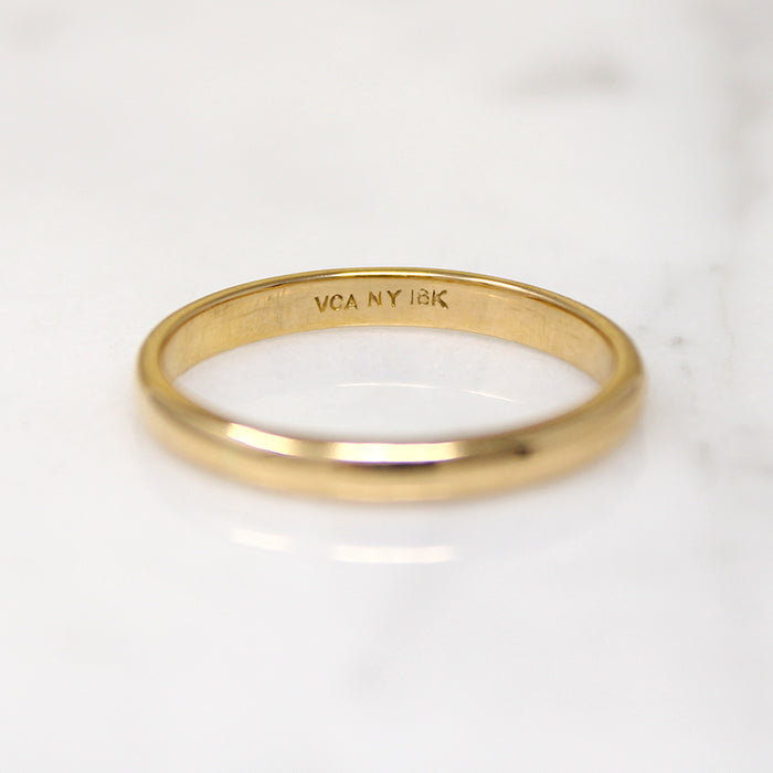 Simple Luxury 18k Gold VCA Band Size 6.5
