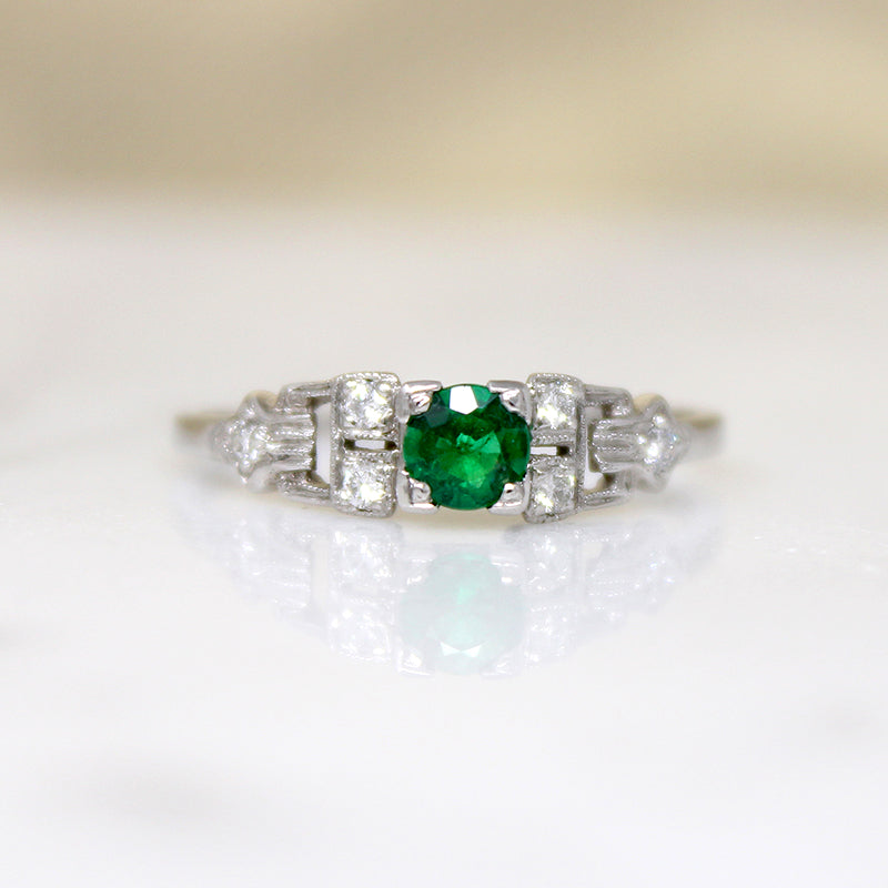 Captivating Emerald & Diamond Buckle Ring