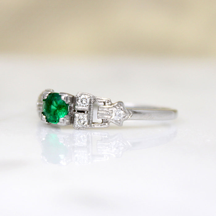Captivating Emerald & Diamond Buckle Ring