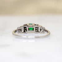 Captivating Emerald & Diamond Buckle Ring