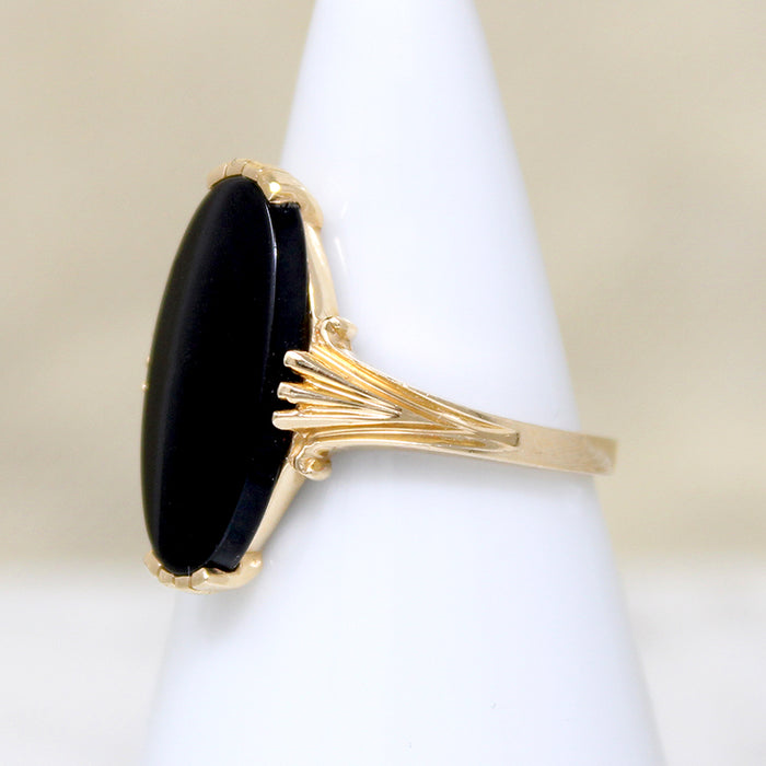 Handsome Onyx & Engraved 14k Gold Ring