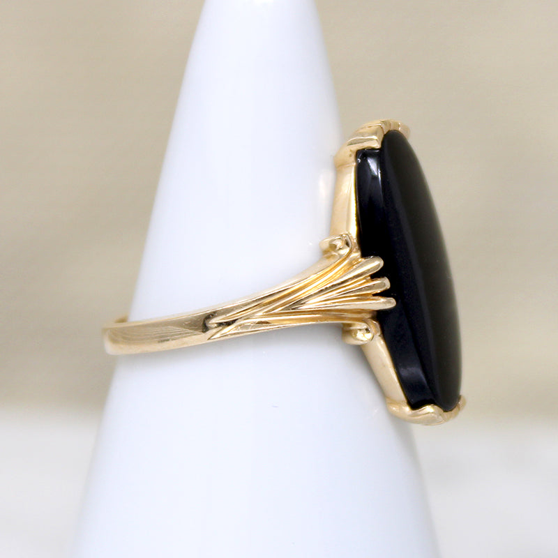 Handsome Onyx & Engraved 14k Gold Ring