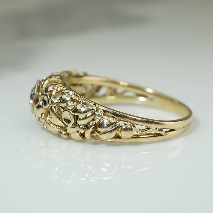 Leafy Gold Vintage Diamond Ring