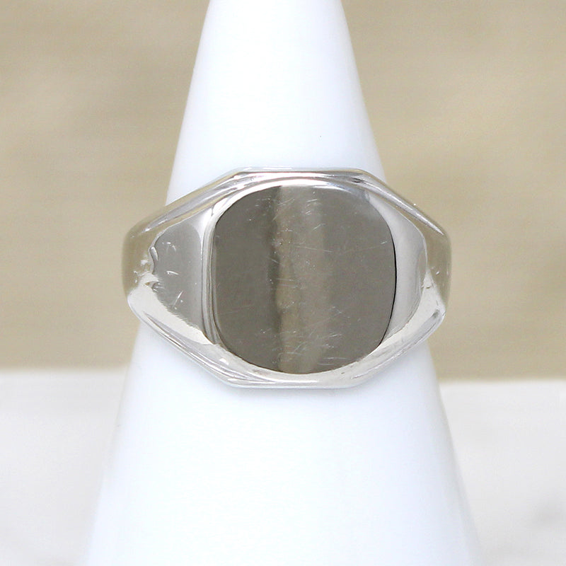 Pretty 10k White Gold Signet Ring