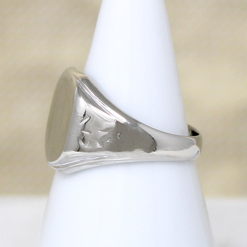 Pretty 10k White Gold Signet Ring