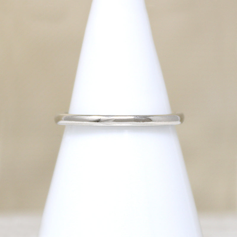 Slim 18k White Gold Wedding Band Size 6.75