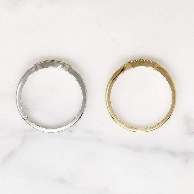Sparkling Diamond Nesting Band in Recycled Gold