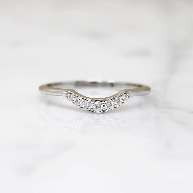 Sparkling Diamond Nesting Band in Recycled Gold