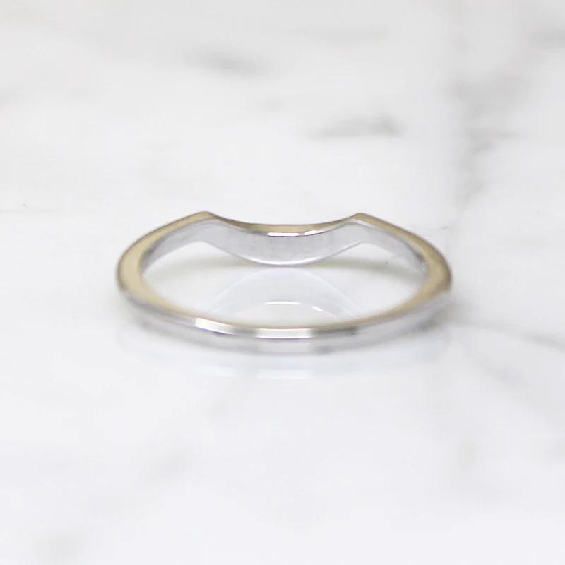 Sparkling Diamond Nesting Band in Recycled Gold