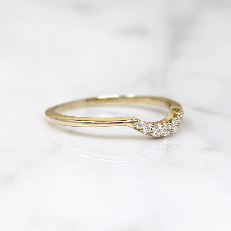 Curved Diamond Band in Recycled Gold