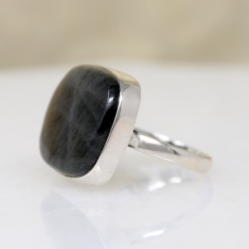 Gorgeous Labradorite in Sterling Silver Artisan Ring