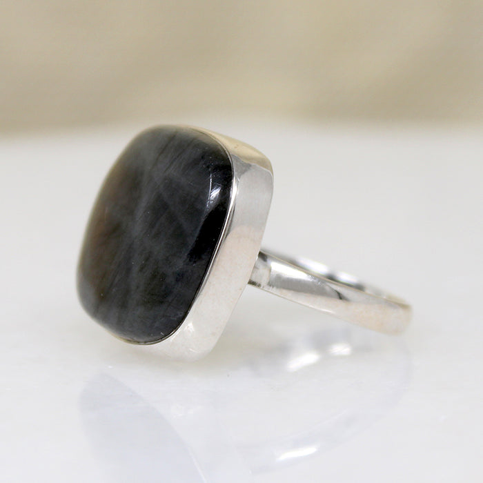 Gorgeous Labradorite in Sterling Silver Artisan Ring