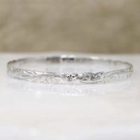 Slender Hawaiian Pua Kala Flower .22" Sterling Bangle
