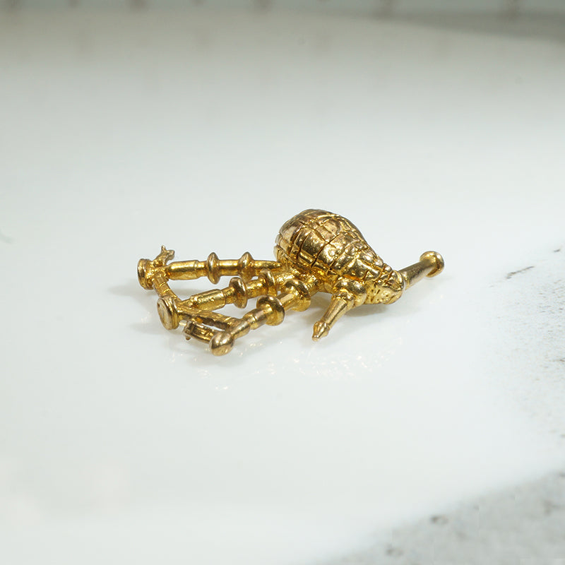 Cunning Wee Bagpipe Charm in 9k Gold