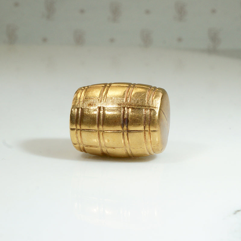 Wee Barrel Charm in 18k Gold