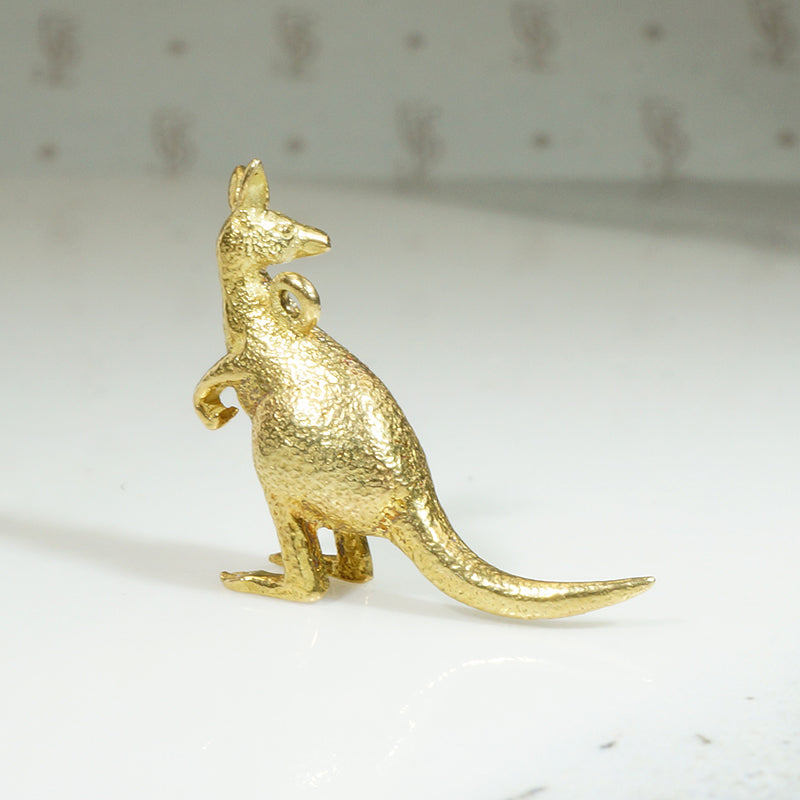 Lively 18ct Gold Kangaroo Charm