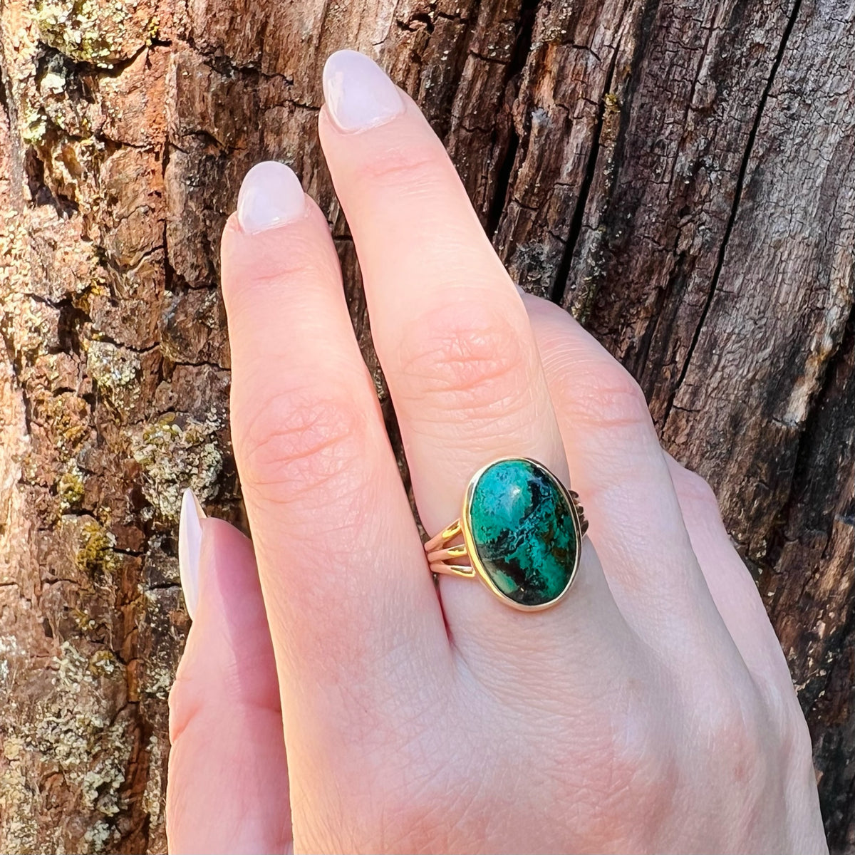 Unusual Maw-Sit-Sit Gold Ring