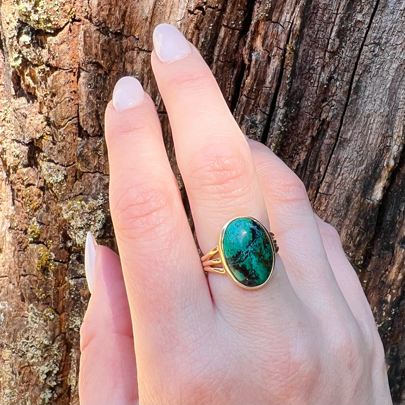Unusual Maw-Sit-Sit Gold Ring
