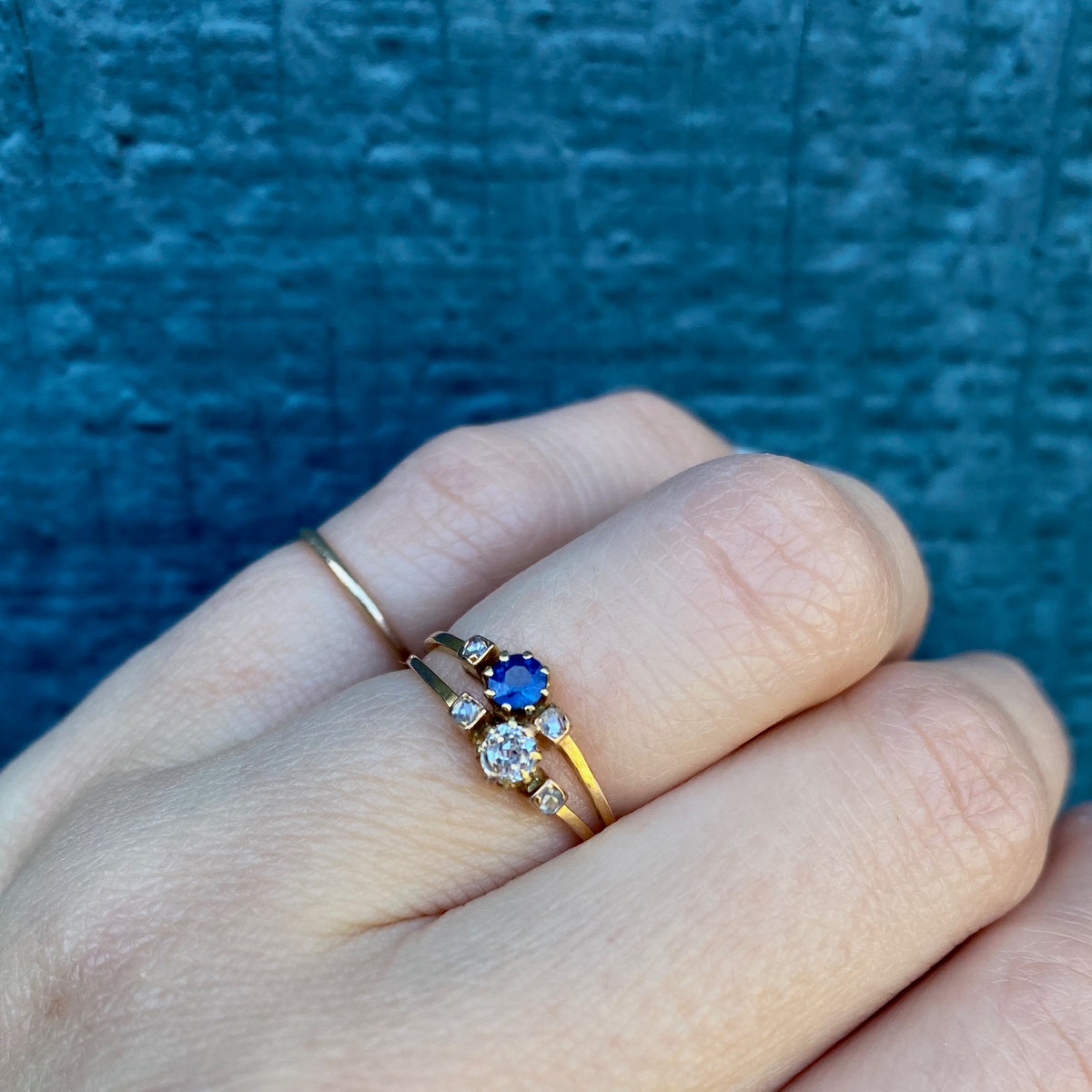 Unusual Toi et Moi Ring with Diamond & Sapphire